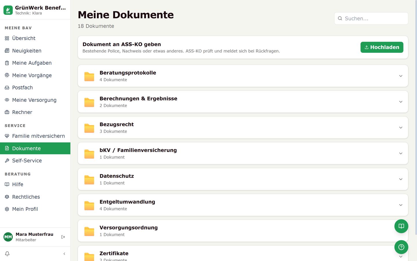 Dokumente einer Mitarbeiterin in Ordnern: Beratungsprotokolle, Berechnungen, Bezugsrecht, bKV, Datenschutz, Entgeltumwandlung, Versorgungsordnung, Zertifikate. Demodaten.